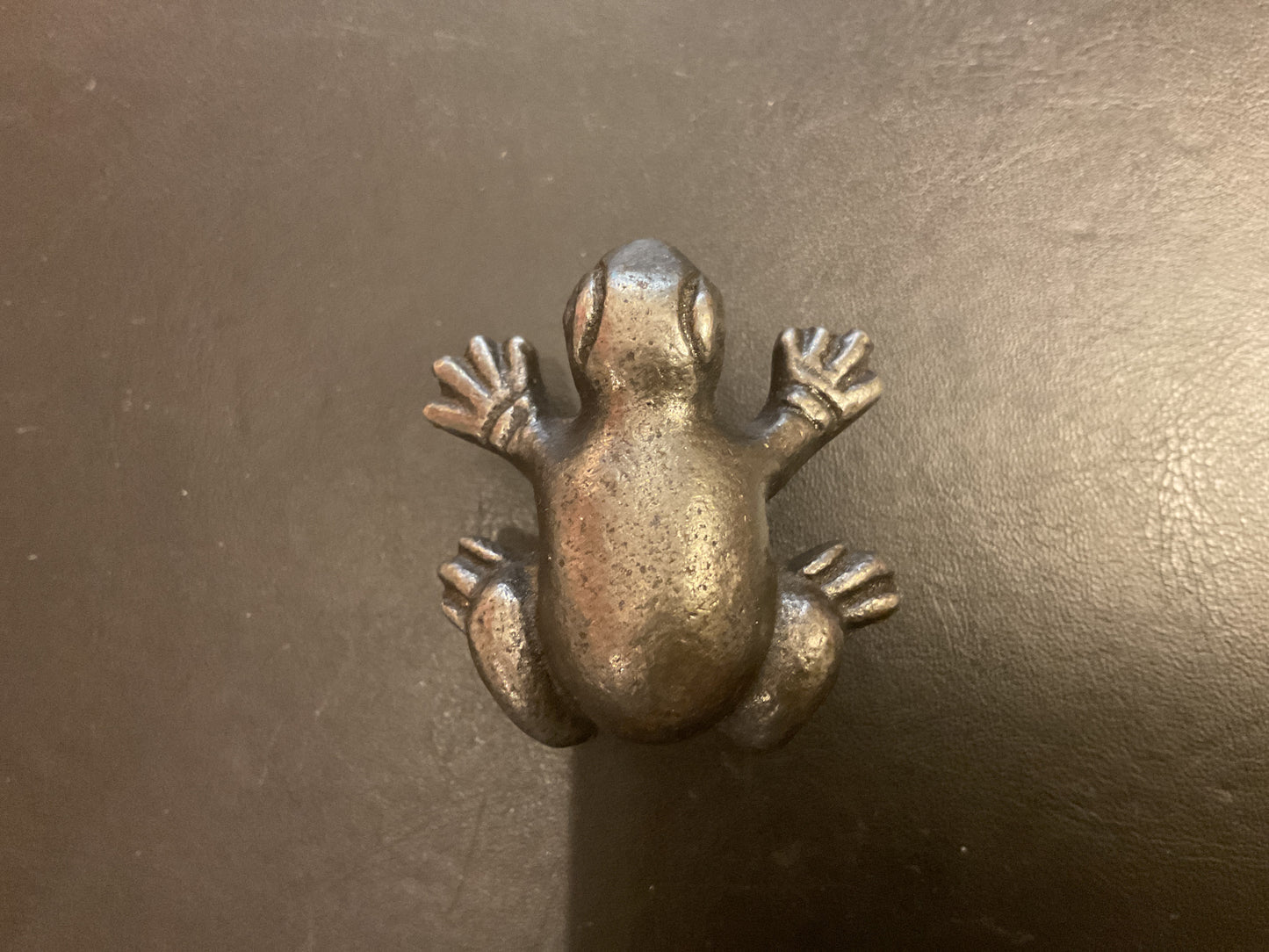 107 - Antique Iron 40 mm Frog Cabinet Knob