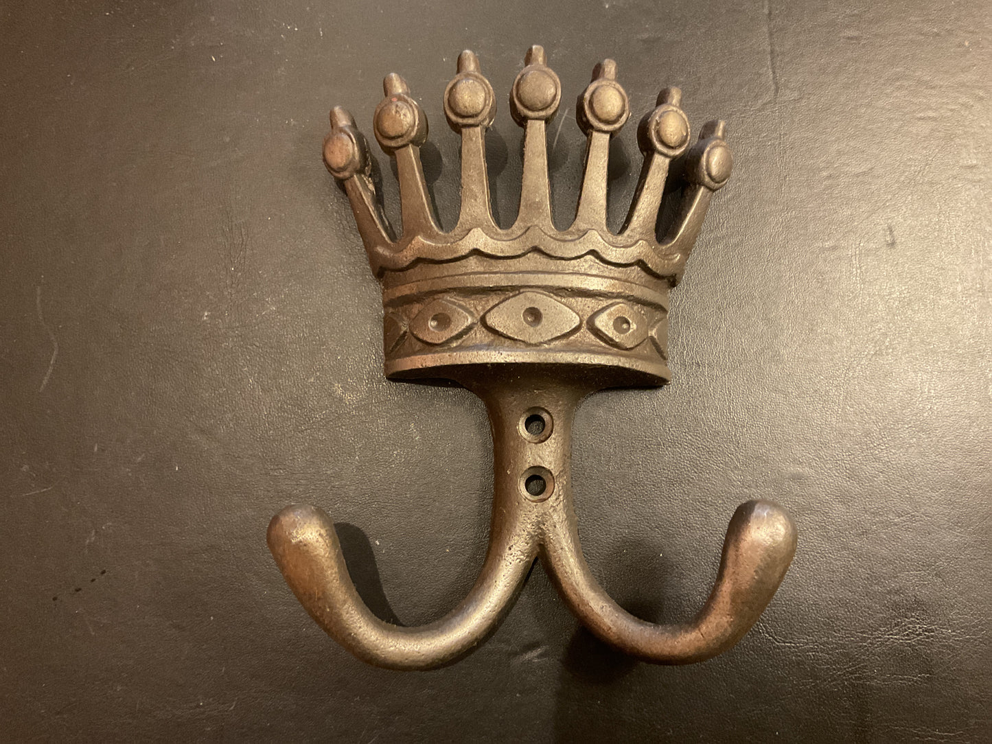 8002 - Antique Iron Crown Double Hook