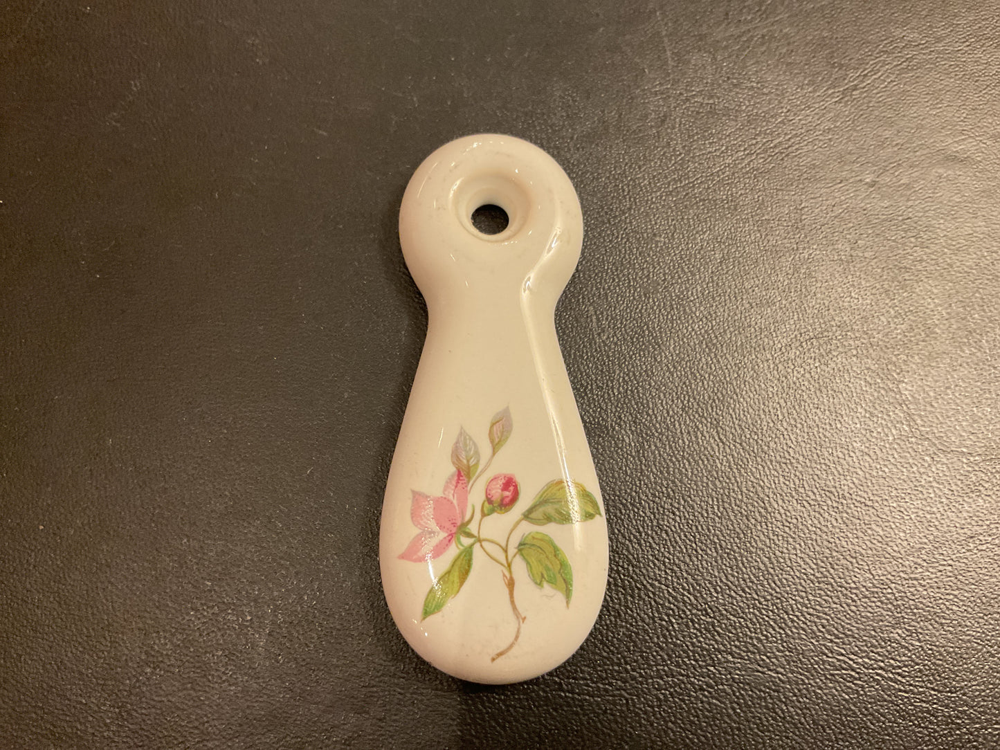 671 - Nosegay china escutcheon