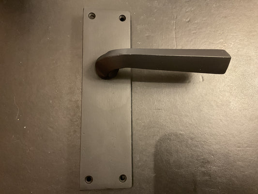 8020A - Smooth Black Iron Lever Latch Handles