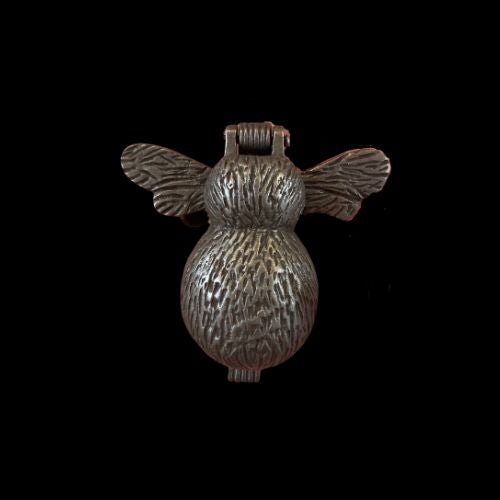 5752 - Antique Iron Bee Knocker