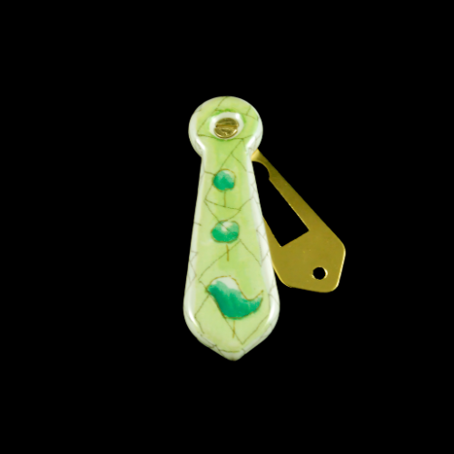 622 - Topiary Escutcheon