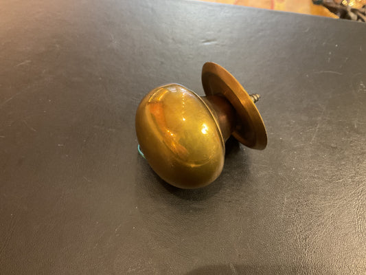219 - Antique Brass 40 mm Screw Fix Cupboard Knob