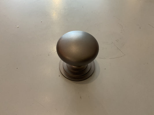 104 - 38mm Anthracite Stepped Knob