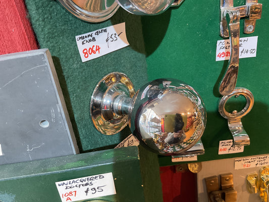 8062 - Polished Chrome 63 mm Ball Centre Door Knob