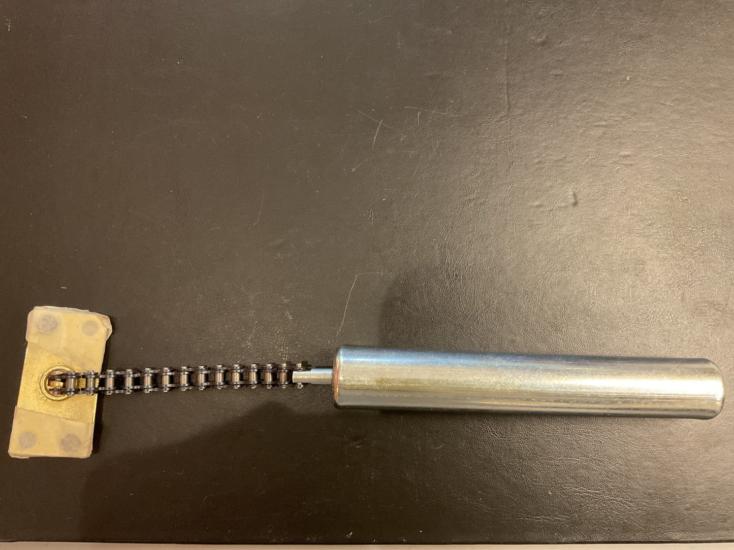 2199 - Brass chain door closer