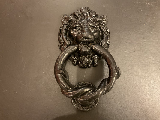 5563 - Antique Black Iron Lion Head Knocker